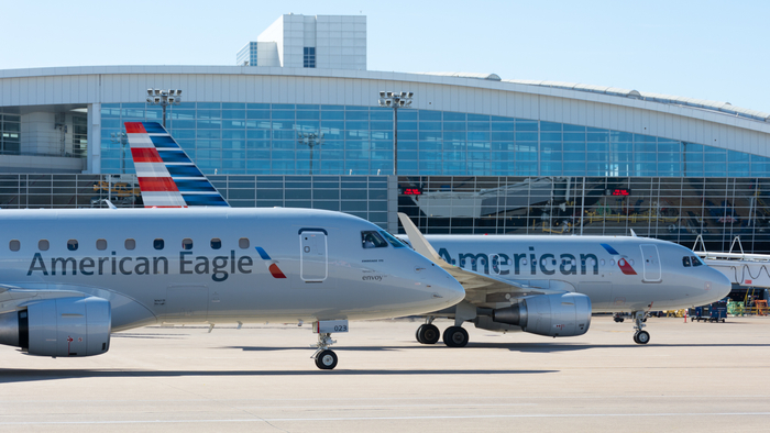 Regionals  bearing  the  Burnt ! American  Airlines  subsidiary  Envoy  Air  is  offering  pilots  triple  pay  if  they  pick  up open  shifts  !